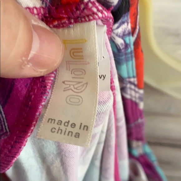 LuLaRoe sneaker leggings! - Picture 2 of 4